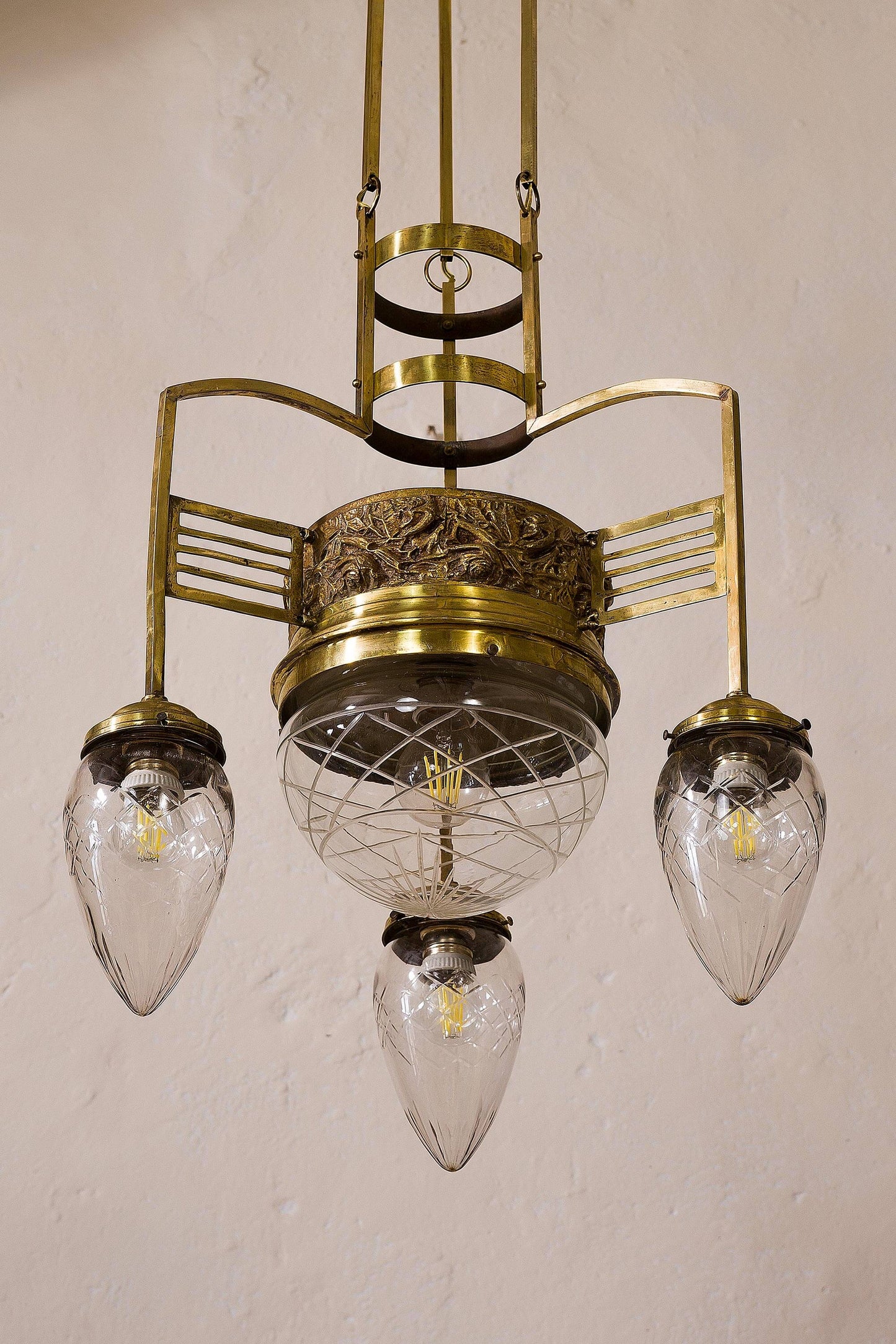 Antico lampadario Art Décoin ottone cesellato. | Lo Stile Italiano