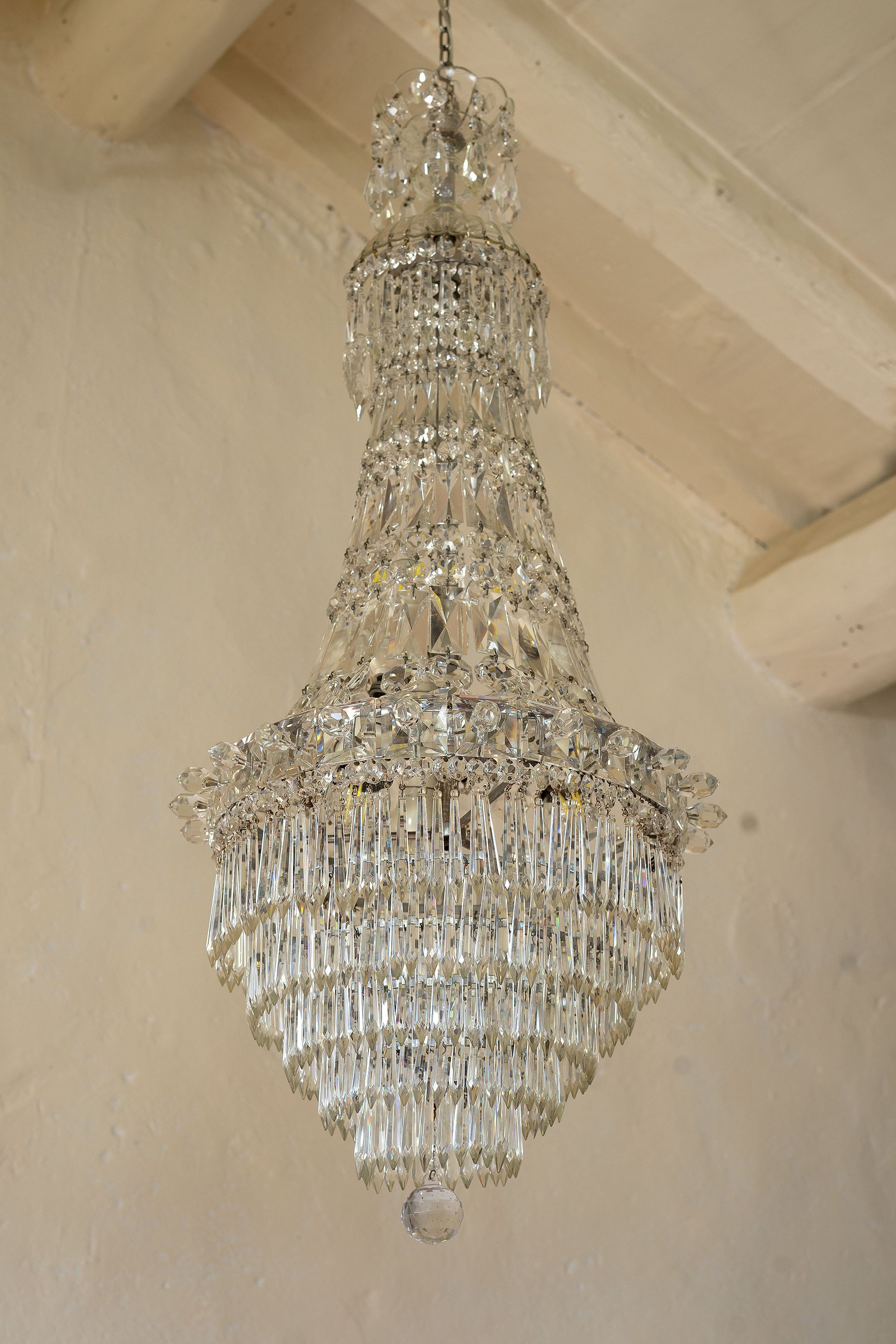 Lampadario Art Nouveau realizzato in cristallo di Boemia, la struttura è in ottone Nichelato-Lo Stile Italiano