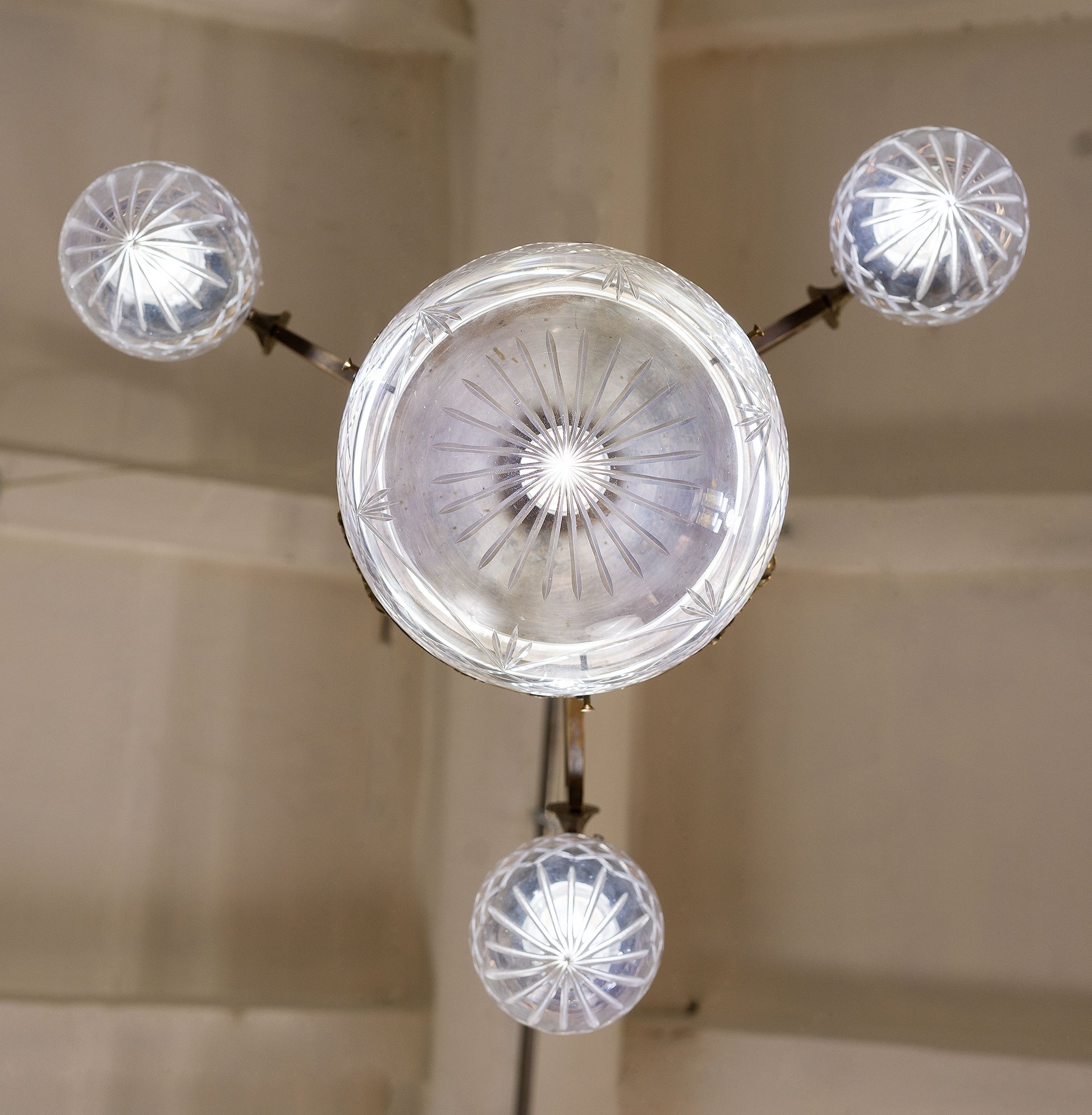 Lampadario a sospensione, globi a forma di pigna-Lo Stile Italiano