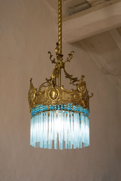 Lampadario antico con motivi ornamentali ispirati ai periodi Rococò e Luigi XVI tipici dell'epoca-Lo Stile Italiano