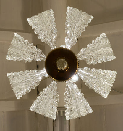 Lampadario in vetro di Murano con 8 foglie, illuminato-www.lostileitaliano.eu