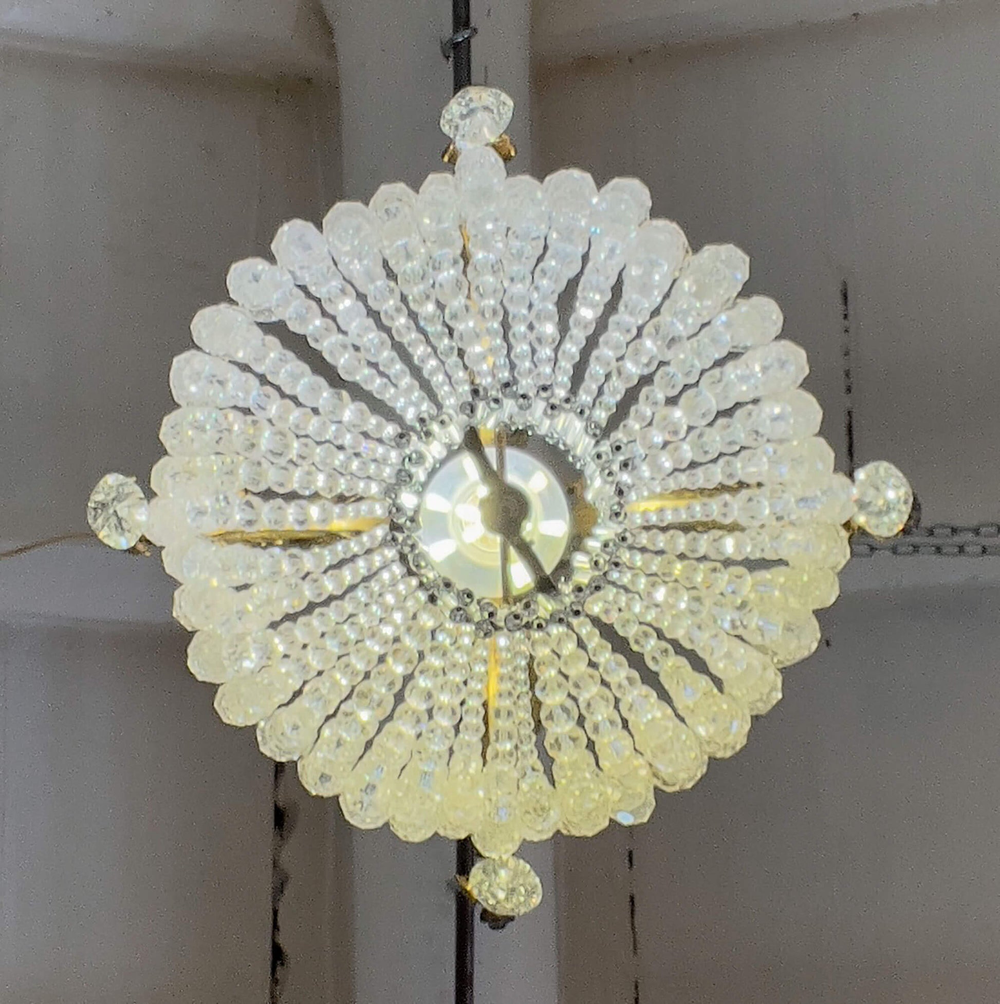 Lampadario antico a mongolfiera. | lo Stile Italiano