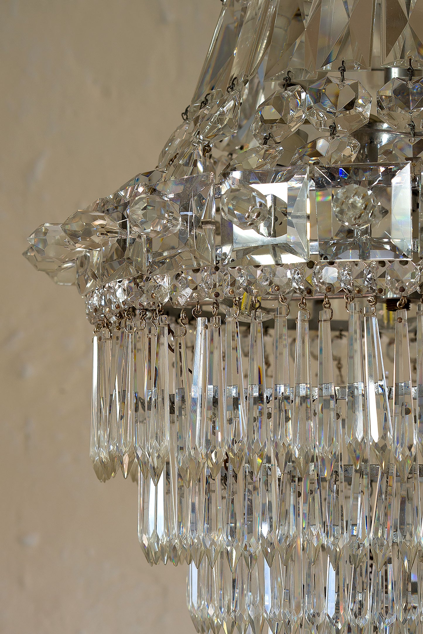 Lampadario Antico molto luminoso con pomoli di cristallo-lo stile Italiano
