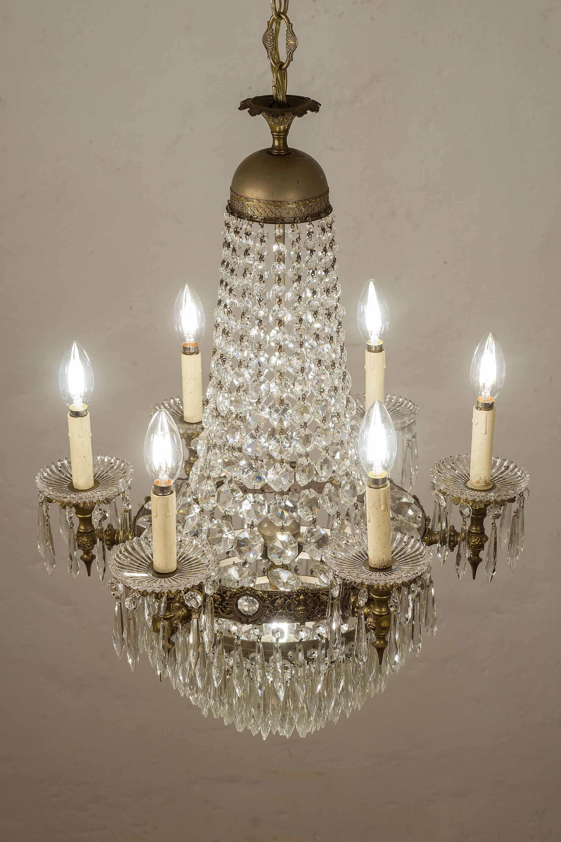 lampadario impero con piattini di cristallo e candele in legno-Lo Stile Italiano