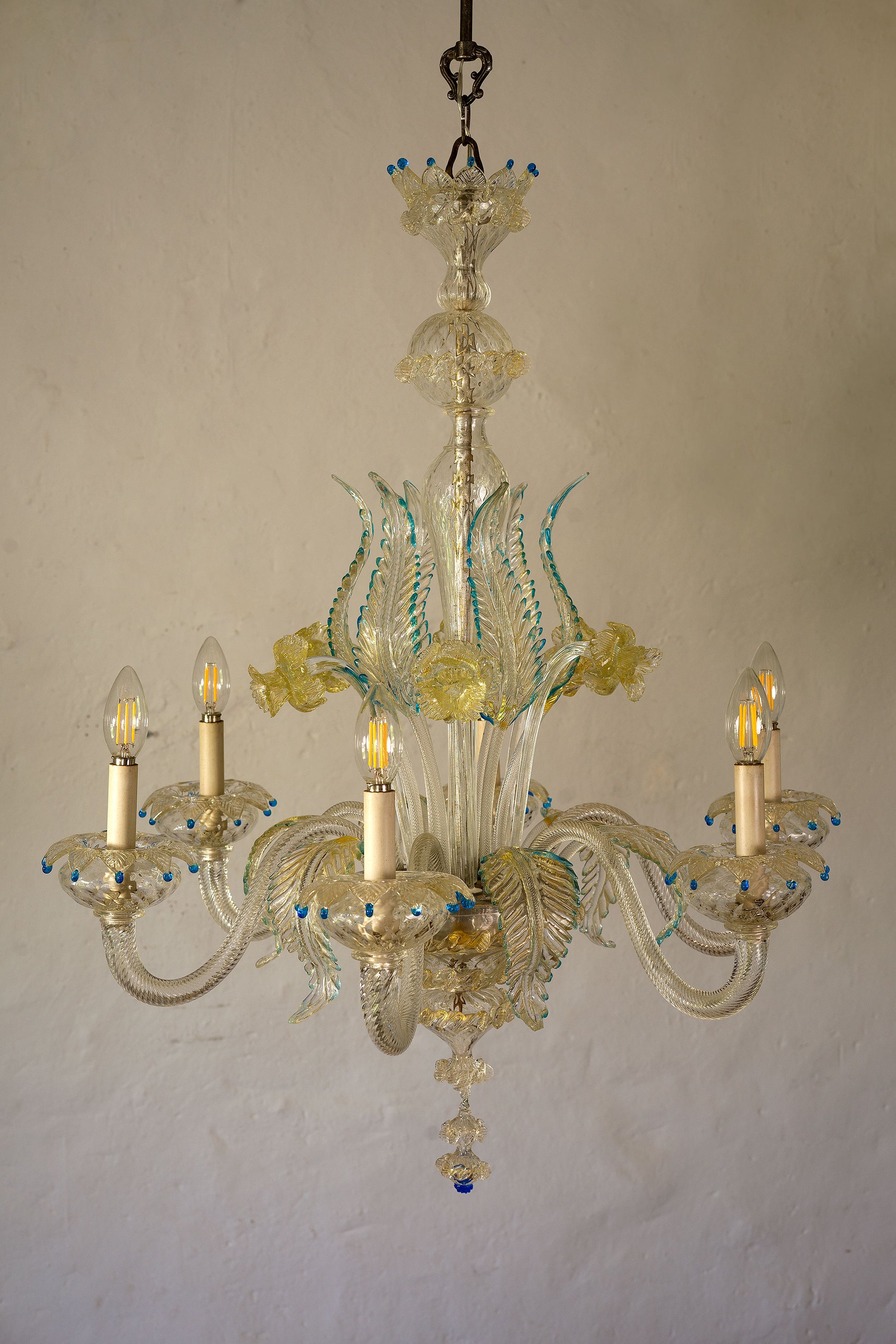 Lampadario di Murano Vintage, in vetro trasparente con finiture in oro zecchino e azzurre-Lo Stile Italiano