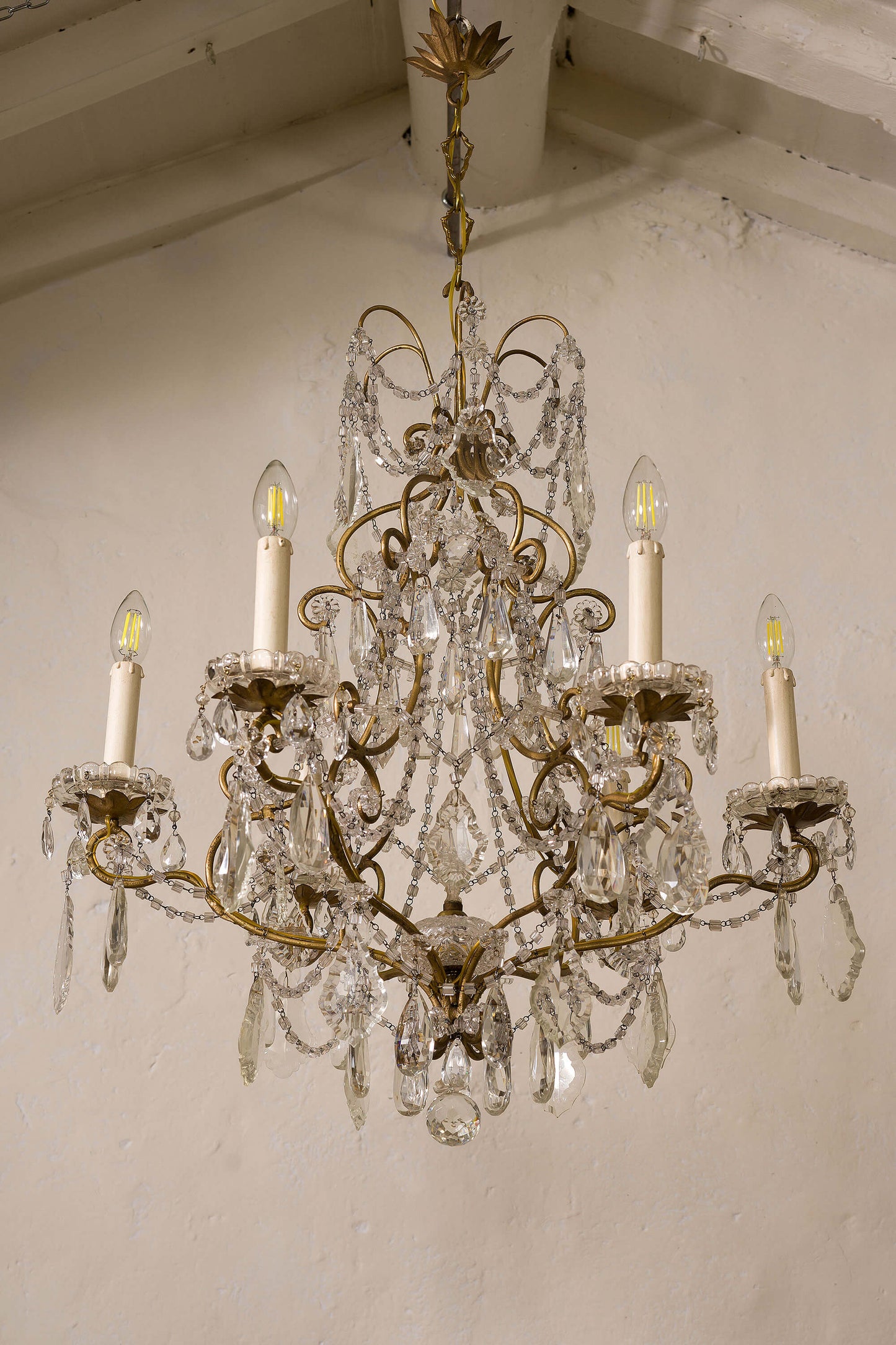 Elegante lampadario a 6 luci E14 con candele di legno. -  Lo Stile Italiano