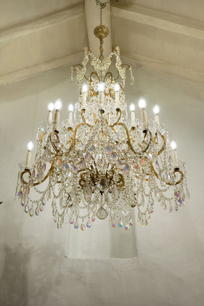 lampadario Stile Maria Teresa, Gocce pendenti, Lo Stile Italiano