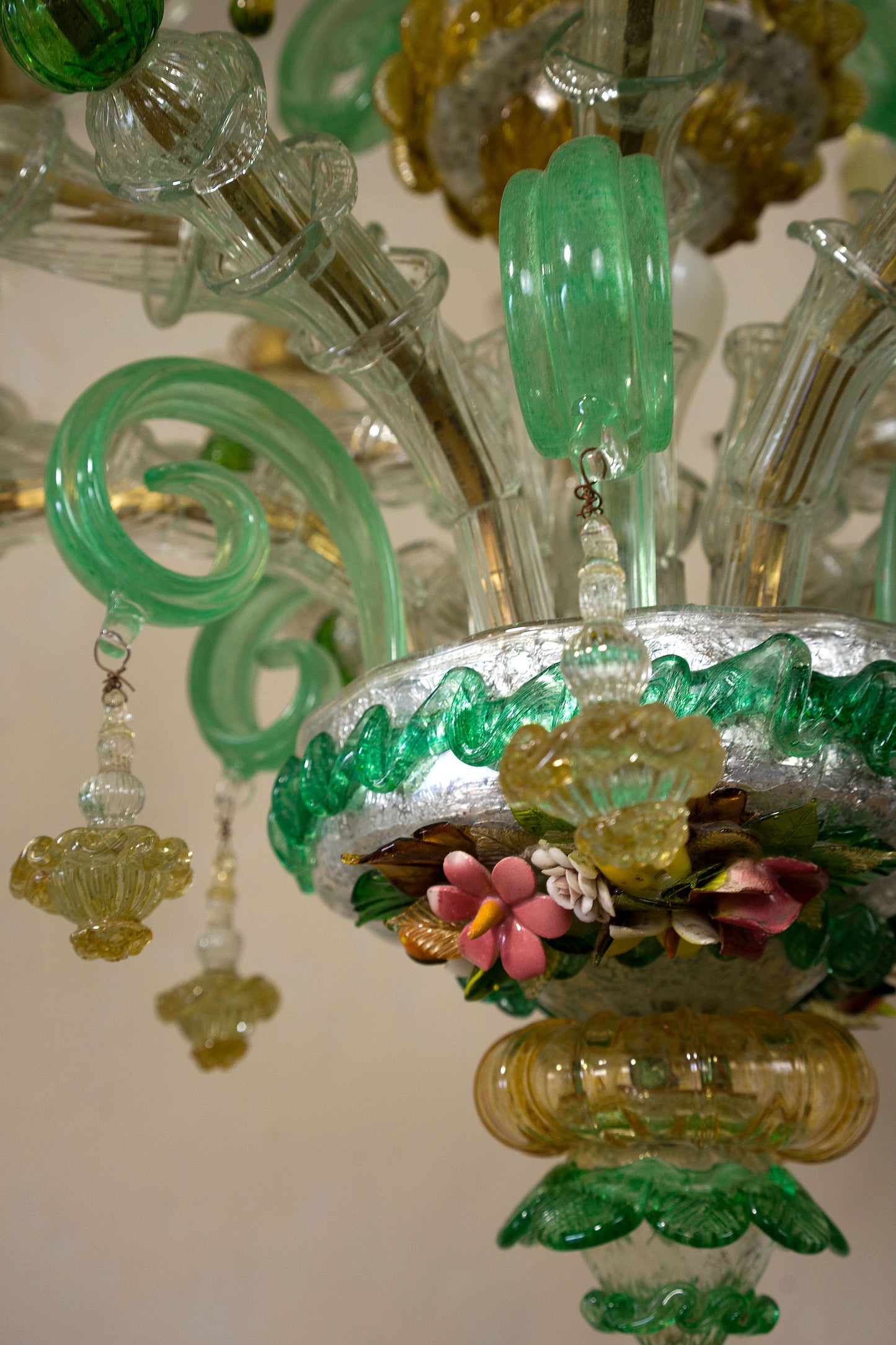 Lampadario per bagno primi '900, in vetro trasparente e verde acqua.| Lo Stile Italiano