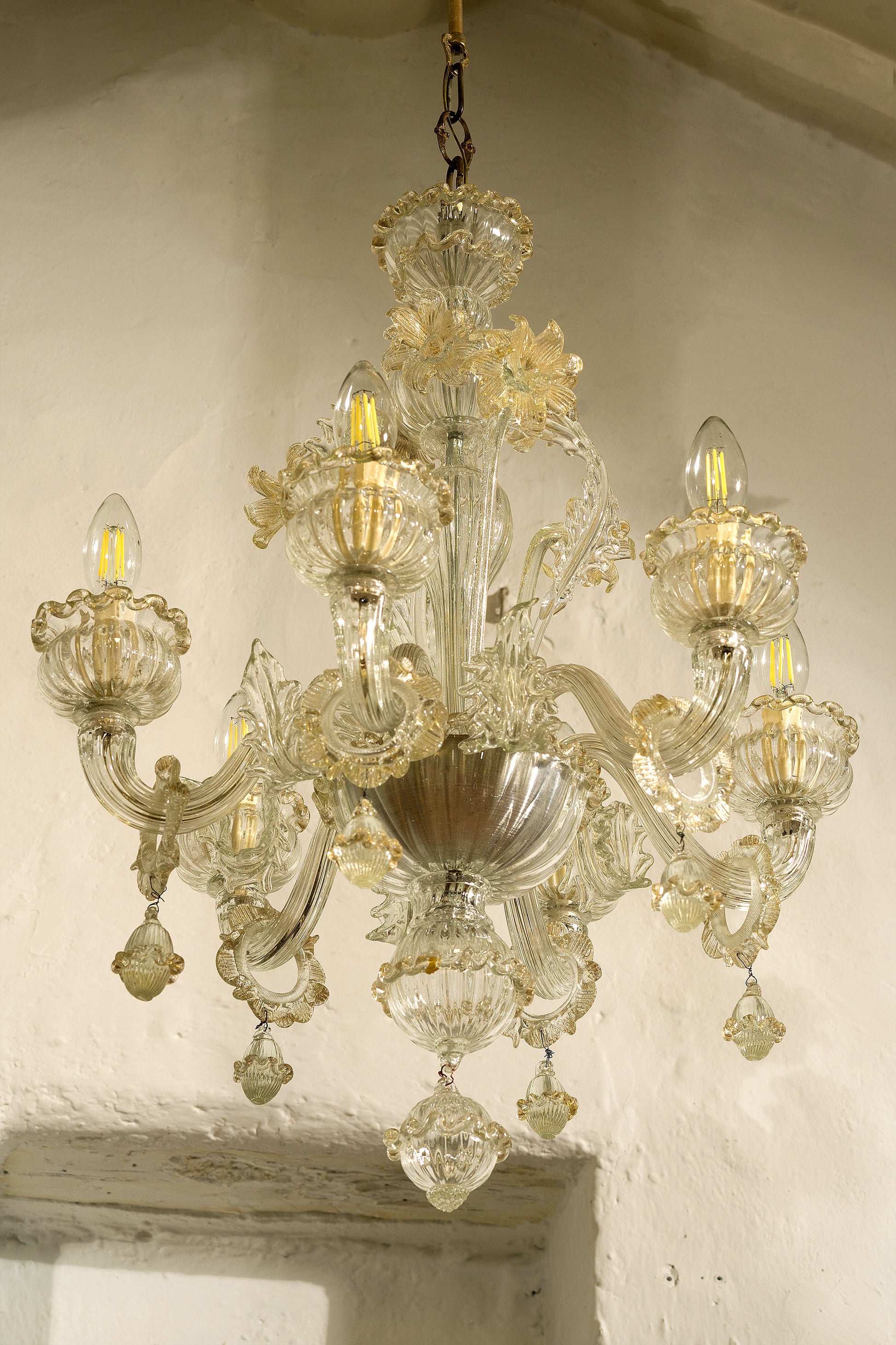 Antico Lampadario di Murano in vetro soffiato, finiture in oro zecchino, 6 luci-Lo stile Italiano