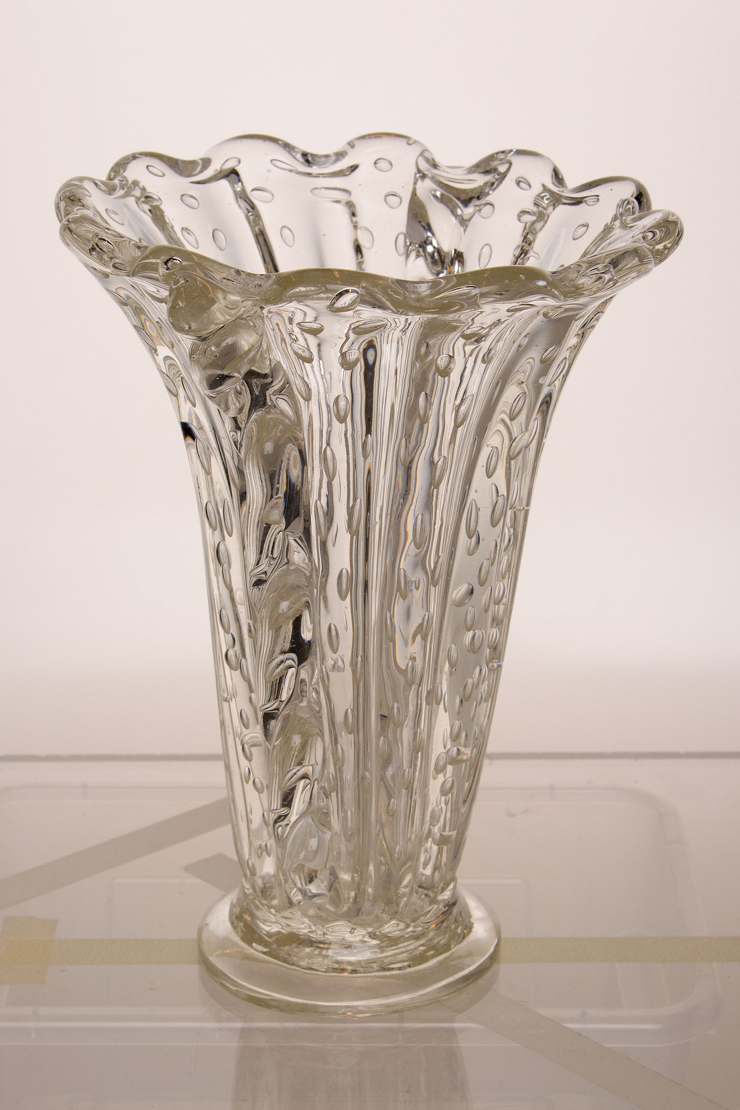 Vaso in vetro bullicante e con morise laterali,Barovier e Toso-Lo Stile Italiano