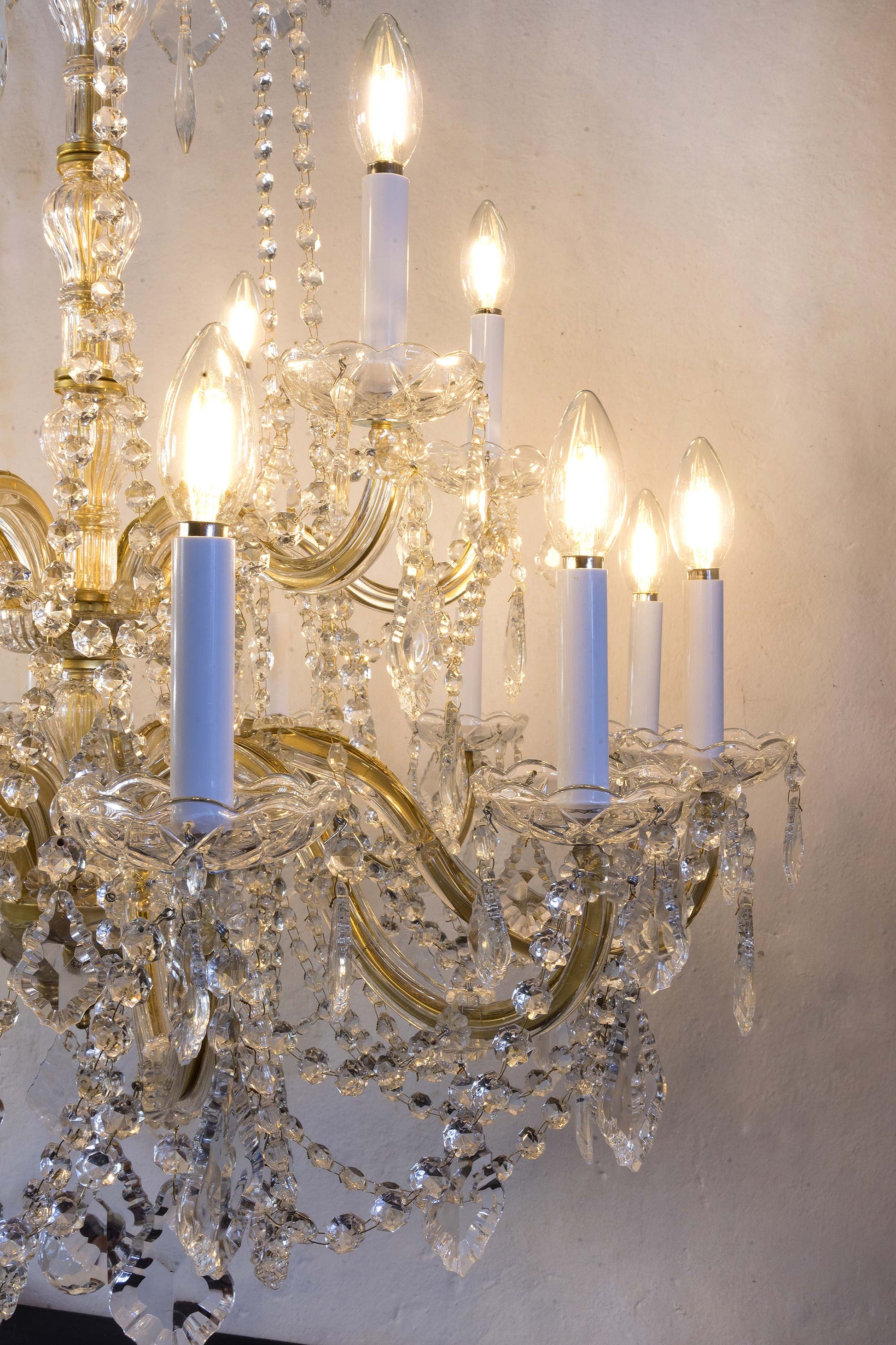 Lampadario con gocce di vetro pendenti, 18 luci E14, molto luminosoLo stile Italiano